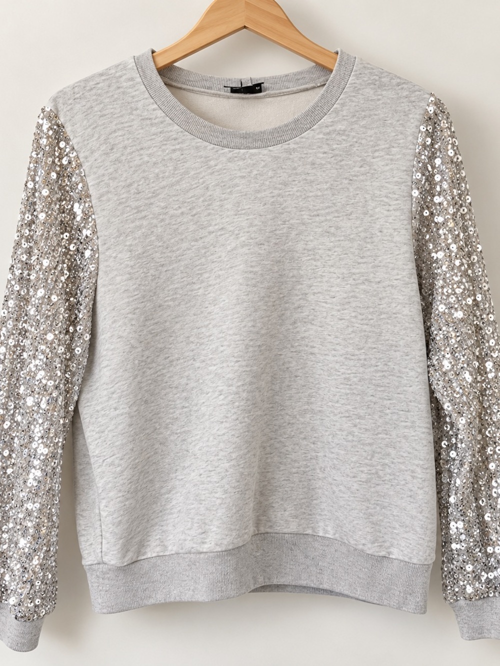 Heartloom Sequin-Sleeve Sweatshirt – Size M ✨